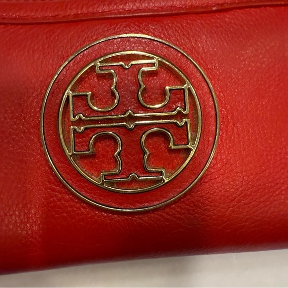 Tory Burch Women’s Amanda Zip Around Long Wallet Red Leather Gold Logo - Picture 10 of 11